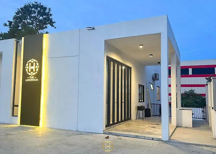 The Luxurious 27, Johor Bahru Villa